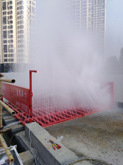 襄城区高强工地喷雾机 降尘雾炮机 工地喷雾机除尘空气净化设备