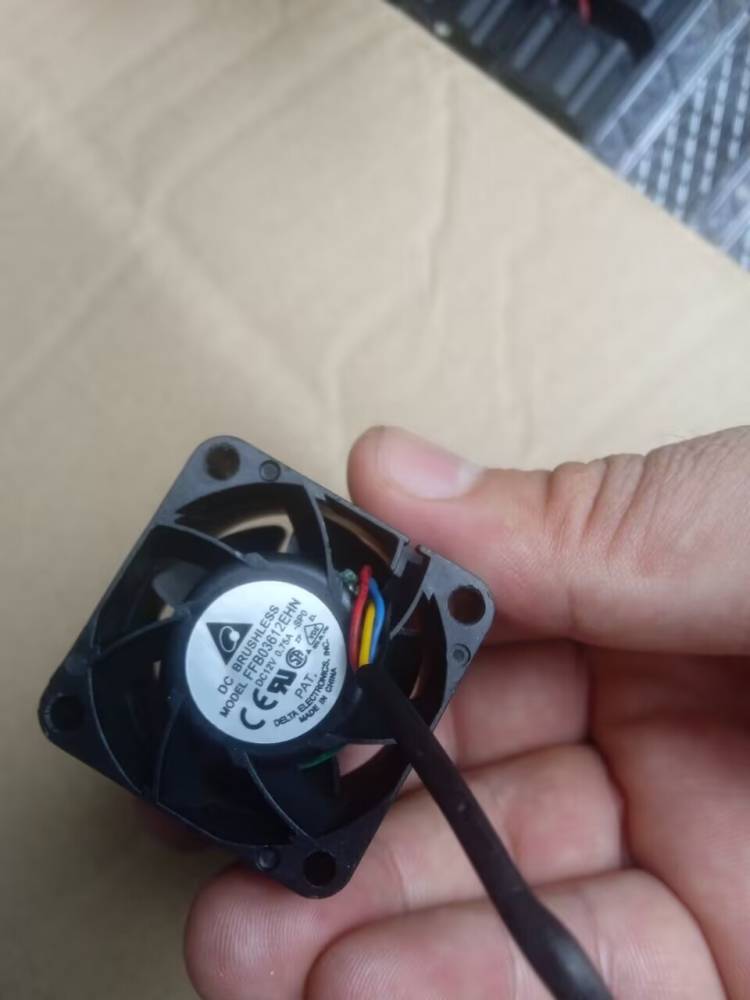 台达 FFB03612EHN 12V 0.75A